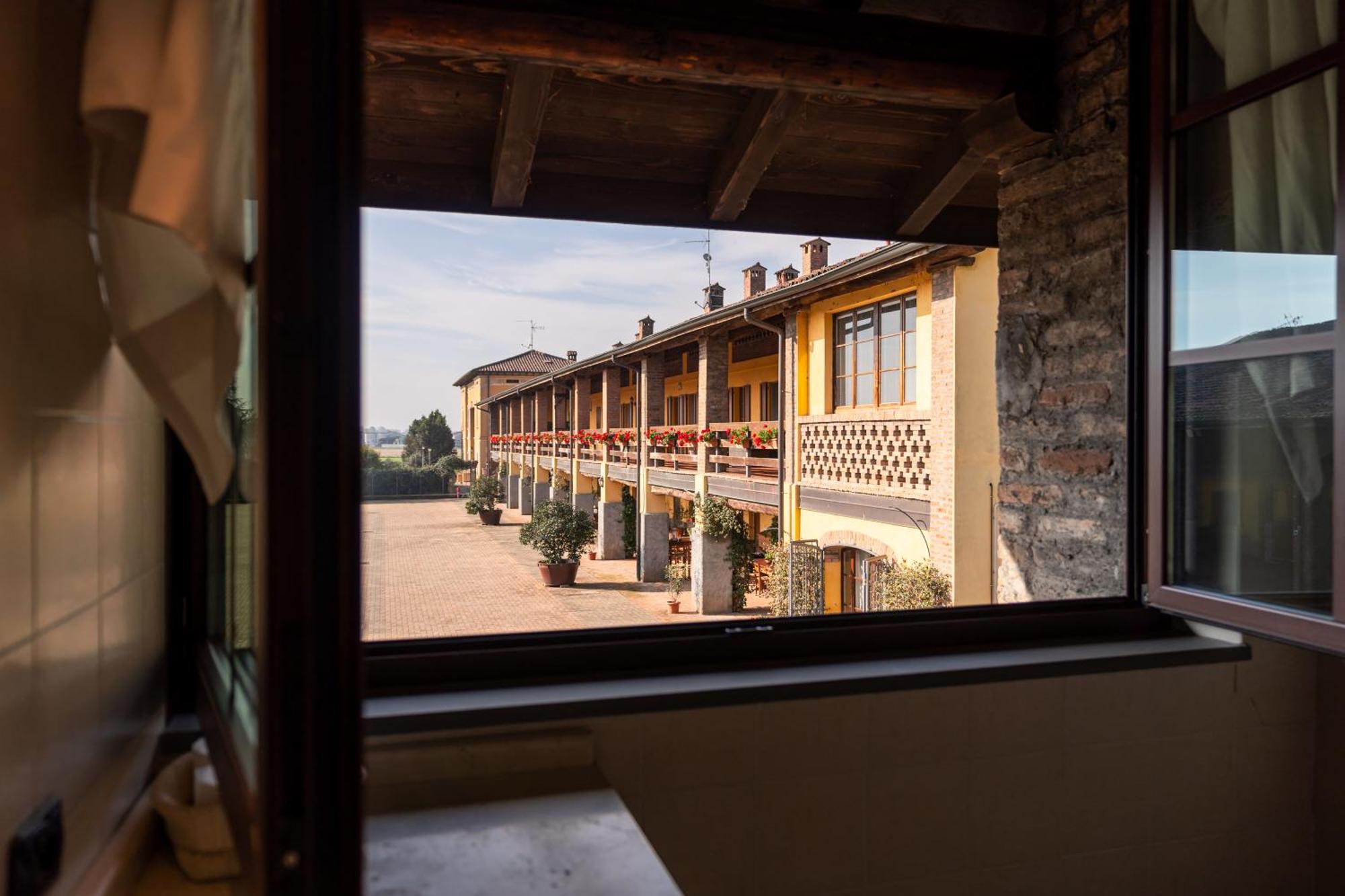 Agriturismo Bassanella Treviglio Exterior foto
